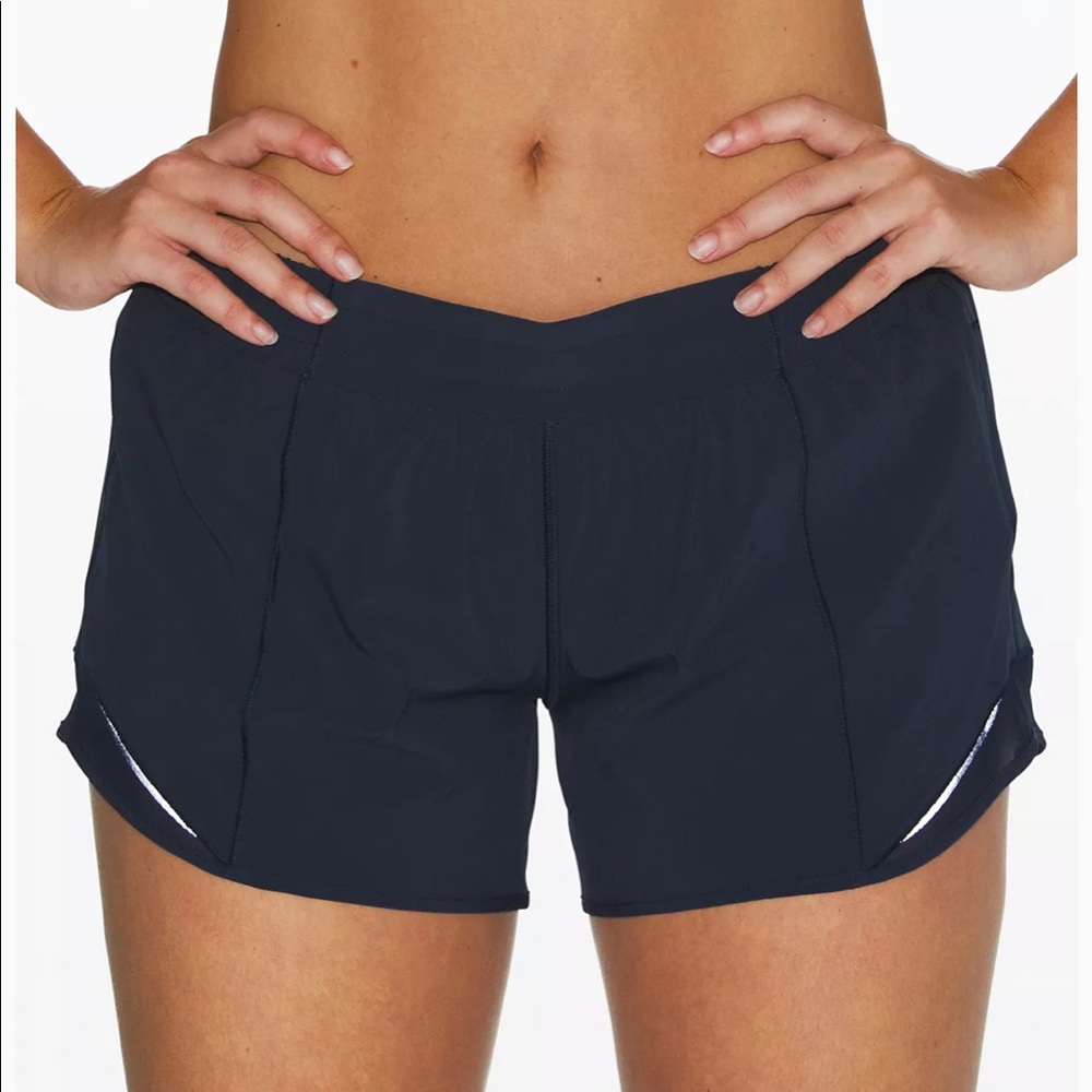 Lululemon 4” Hotty Hot shorts lined